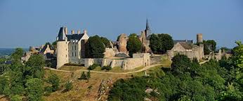 Château de Sainte-Suzanne (Mayenne) — Wikipédia